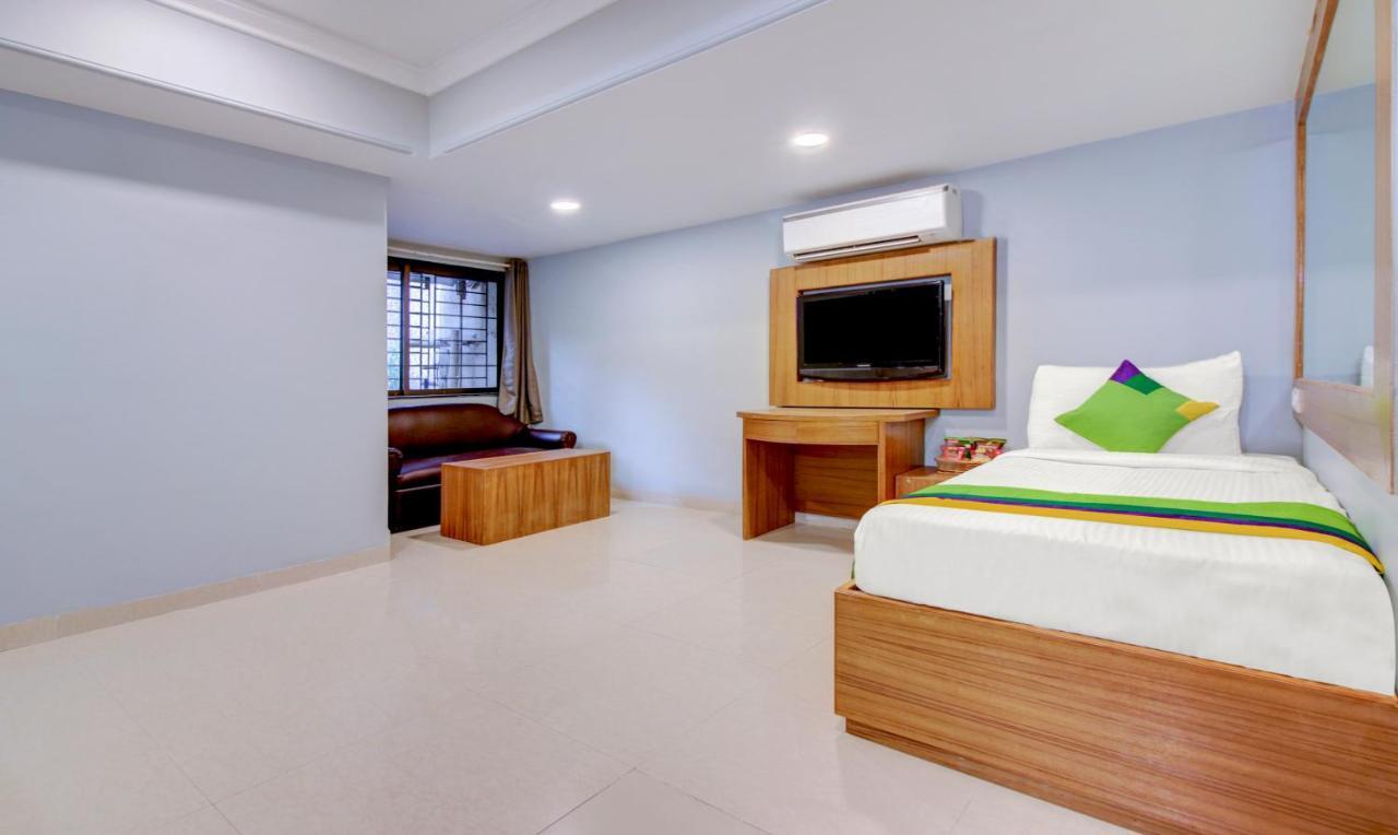 Treebo Cruz Royale Santacruz West Hotel Mumbai Kültér fotó