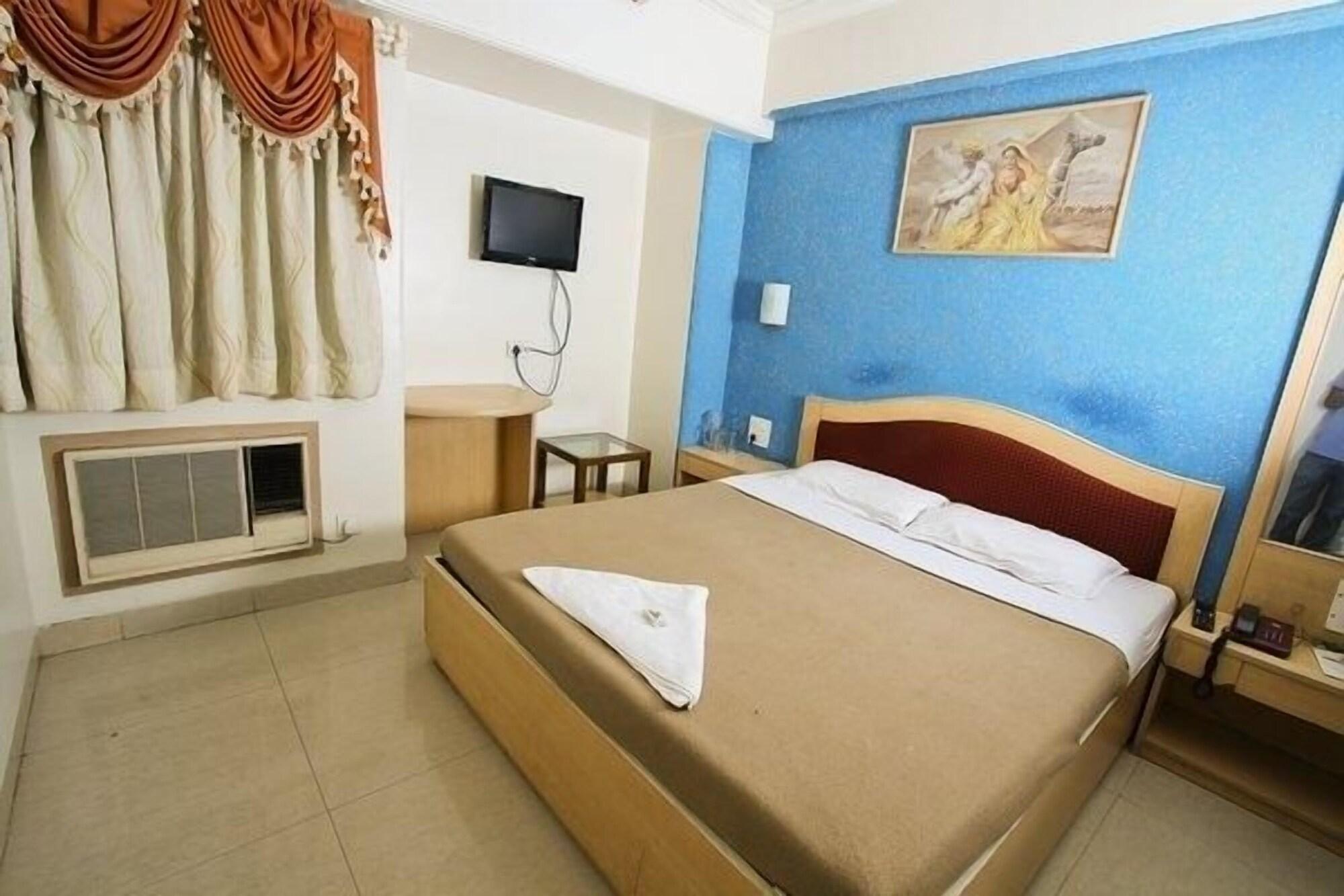 Treebo Cruz Royale Santacruz West Hotel Mumbai Kültér fotó